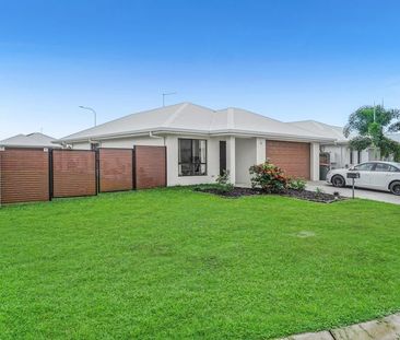 SPACE, STYLE AND PRIVACY - GORGEOUS FAMILY HOME! - Photo 2