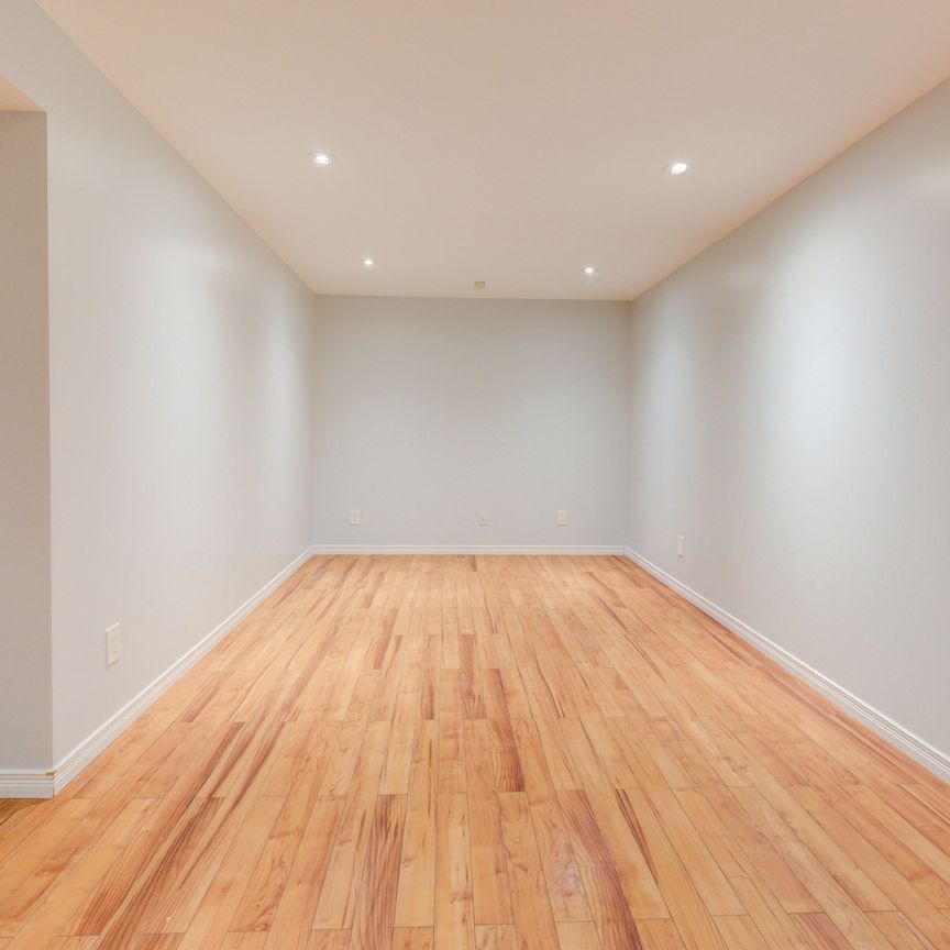 For Lease - 68 Foxglove Crescent, Waterloo, Ontario - Photo 1