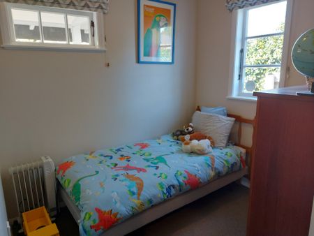 5 Hood Avenue, Heretaunga - Photo 2