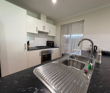 Comfortable & Convenient 3-Bedroom Home - Photo 4