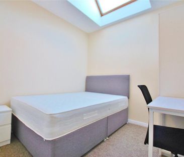 6 bedroom detached house to rent - Photo 4