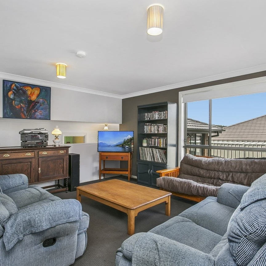 MODERN VILLA IN CENTRAL LOCATION - Photo 1