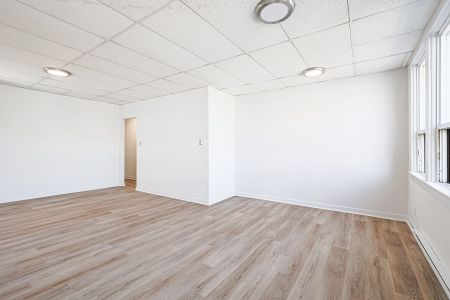 For Lease - 571 St Clair Avenue, Toronto, Ontario - Photo 3