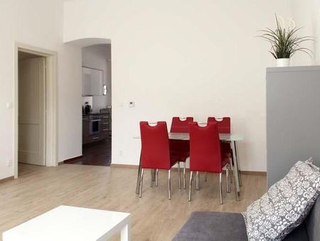 Pronájem bytu 4+1 120 m2 - Fotografie 2