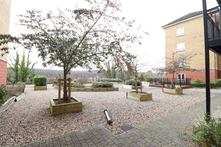 Tadros Court, High Wycombe - Photo 3