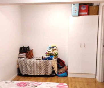 HILLSBOROUGH, 2 BEDROOMS - Photo 4
