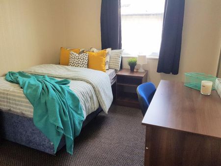 4 bedroom terraced house to rent - Photo 5