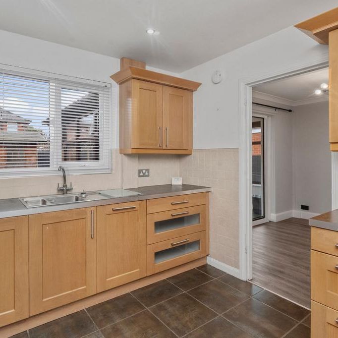 3 bedroom semi-detached house to rent - Photo 1