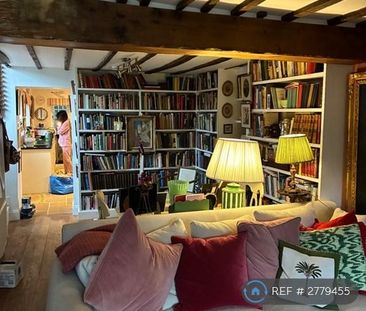 1 bedroom in a house share to rent - Photo 2