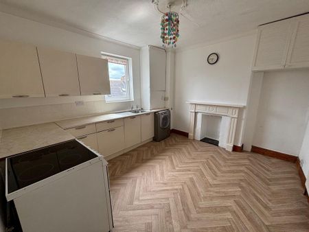 2 bedroom maisonette to rent - Photo 4