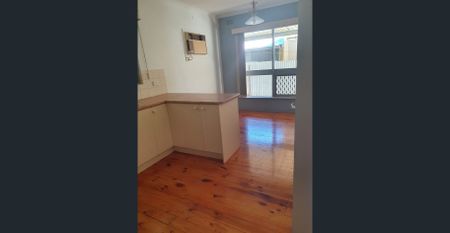 3 Bedrooms - Secure, adjacent Major Shopping Centre and lots more to offer. - Photo 5