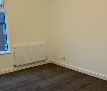 2 bedroom end of terrace house to rent - Photo 1