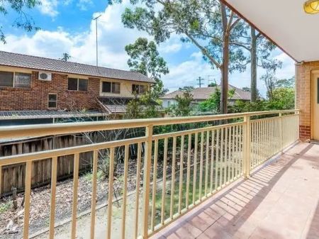 “Newly Renovated Oversized Family Home” - Photo 4