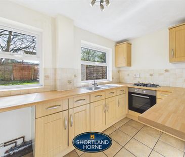 2 bedroom semi-detached house to rent - Photo 6