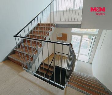 Pronájem bytu 1+1 37 m², Janov - Photo 2