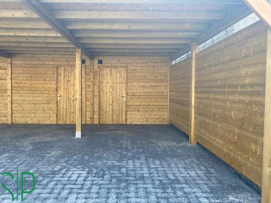 Dakappartement met één slaapkamer, terras en carport - Photo 1