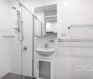 Secure and Furnished Modern Studio Apartment - Photo 3