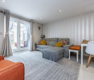 3 bedroom semi-detached house to rent - Photo 4