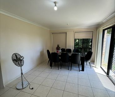 For Rent: Spacious Freestanding 3 Bedroom Townhouse with Lock-Up Ga... - Photo 4