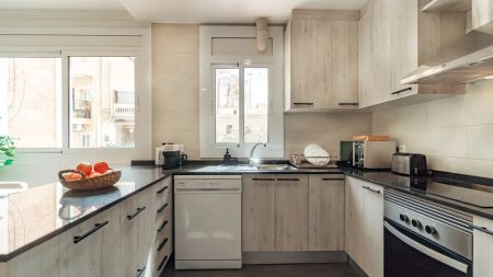 Room for rent in shared apartment in Barcelona - Photo 4