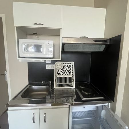 Location Appartement 1 pièce Meublé 24m² EGLETONS 19300 - Photo 3