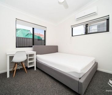 Rented 1.5 Yr New House Fully Furnished All Bill Included - Photo 2