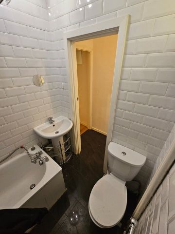 Studio Flat, Shepherds Bush Road, W6 - Photo 5