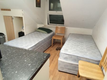 Room in a Shared House, Cranwich Road, N16 - Photo 2