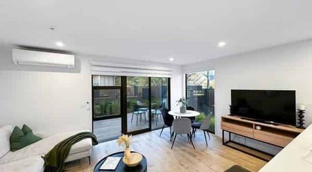 Fully Furnished High-Spec Townhouse - Photo 2