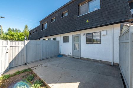 Ellis Creek Townhouses - Photo 3