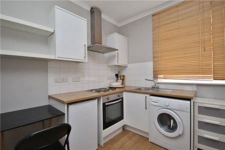 Baillie Road, Guildford, Surrey, GU1 3LN - Photo 3