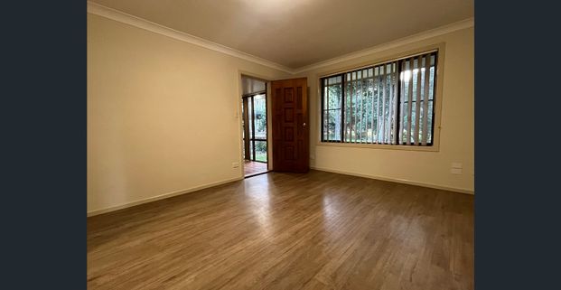 A spacious unit for rent which includes water and electricity usage - Photo 1