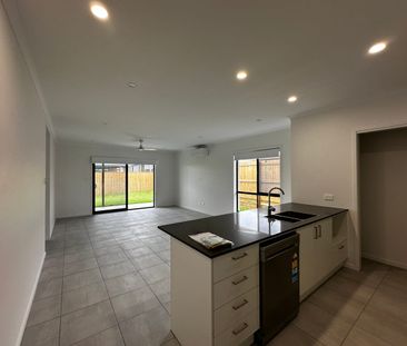 Family Home - Photo 5