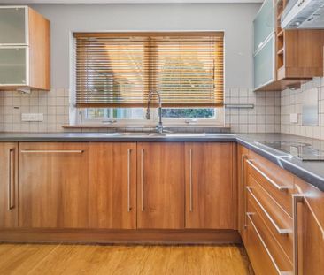 4 bedroom semi-detached house to rent - Photo 3