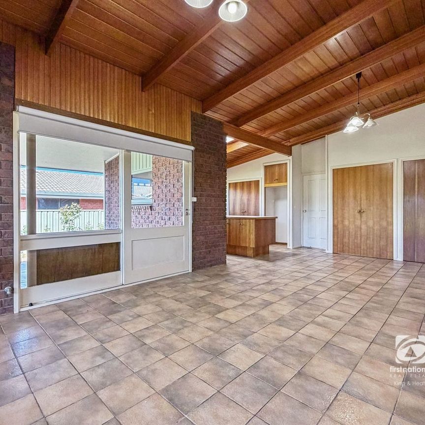 FAMILY HOME WITH PLENTY OF SPACE! - Photo 1