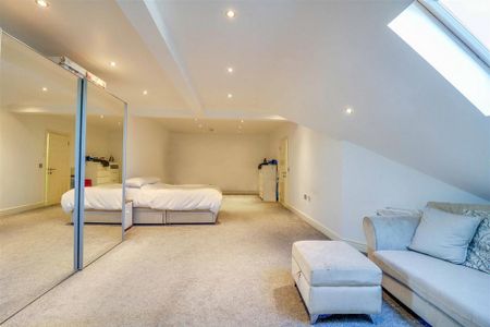 5 bedroom flat to rent - Photo 3