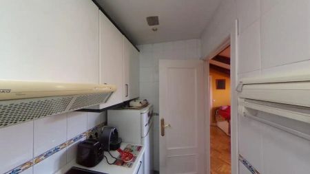 Piso de alquiler en Calle de Segovia, Palacio - Photo 4