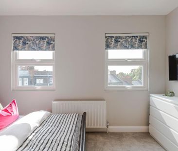 3 bedroom flat to rent - Photo 4