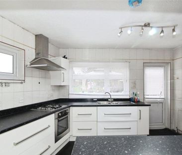 3 bedroom semi-detached house to rent - Photo 6