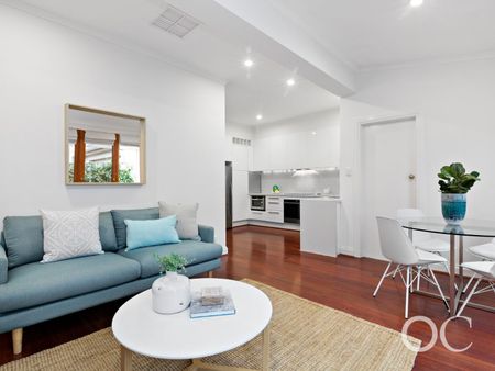Open the Door to Timeless Charm and Modern Comfort in the Heart of Highgate - Photo 5