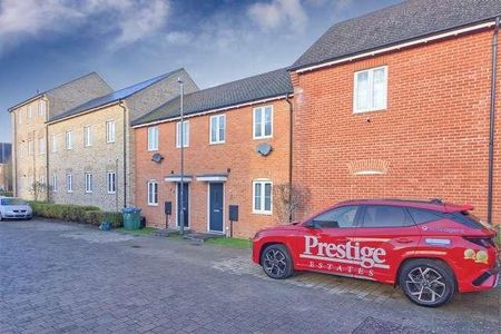 Buckingham - A Fully Redecorated Bed House With New Flooring, Gas Heating And Carport Parking!, MK18 - Photo 3