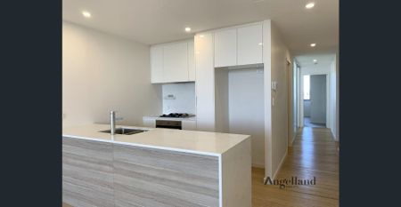 ' Lumina ' Cozy One Bed + One Large Study Apartment in Ashfield Central - Photo 4