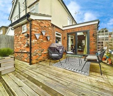 Ringwood Road, Farnborough, Hampshire, GU14 - Photo 3