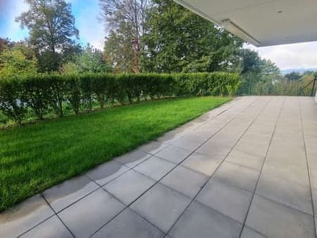 For rent – Beautiful 2.5 room apartment with garden and lake view in Mont-sur-Lausanne - Photo 3