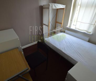 5 bedroom terraced house to rent - Photo 4