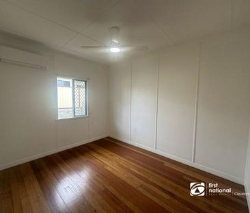 DELIGHTFUL FAMILY HOME IN EASTERN HEIGHTS - ON LARGE BLOCK - Photo 2