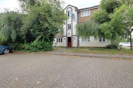 Tennyson Close, Scotland Green Road, Enfield, EN3 - Photo 4