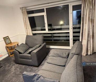 2 bedroom flat to rent - Photo 2