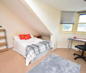 5 bedroom flat to rent - Photo 4