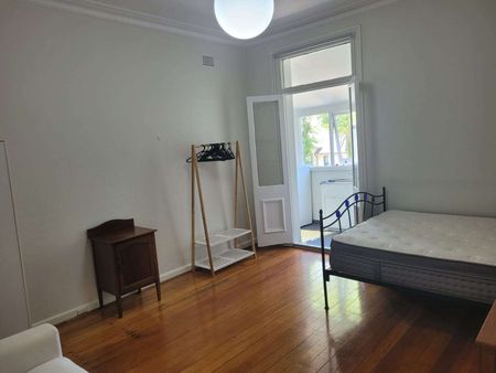 Glebe - Photo 3